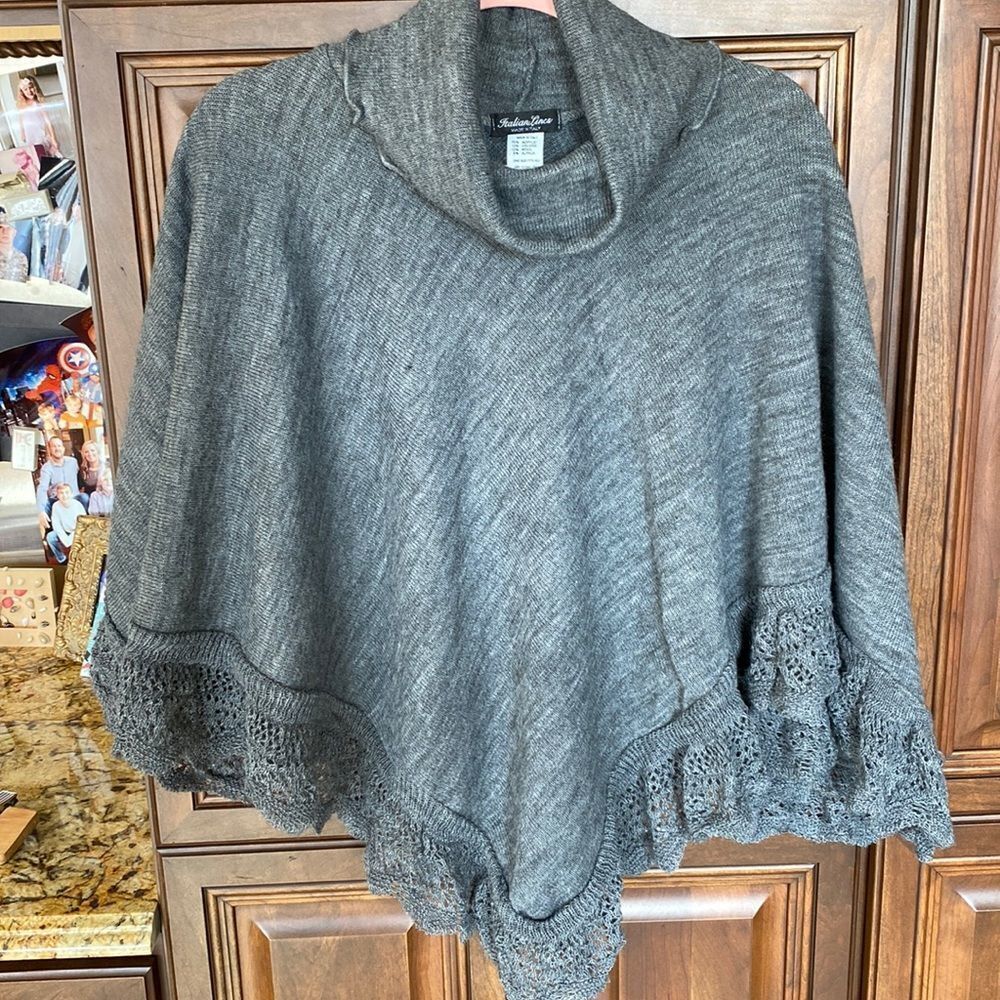 Made in Italy Poncho .